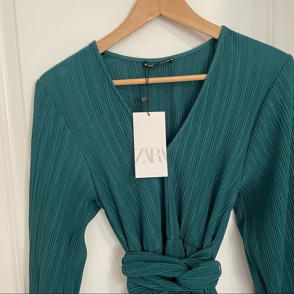 ZARA LONG SLEEVE DRESS IN GREEN WITH TIE - Picture 9 of 13